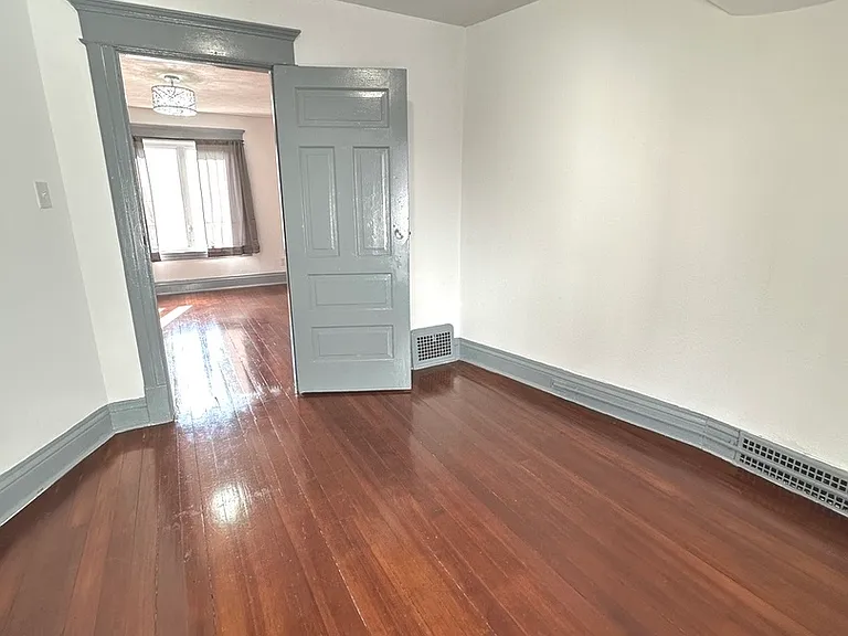 408 S Gardiner Ave #2 — Photo 20