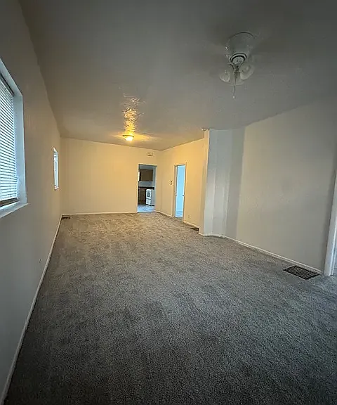 2 bed, 904 sqft, $1,600 — Photo 2