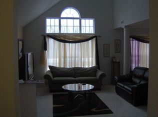 9493 Lakeside Dr, Ypsilanti, MI