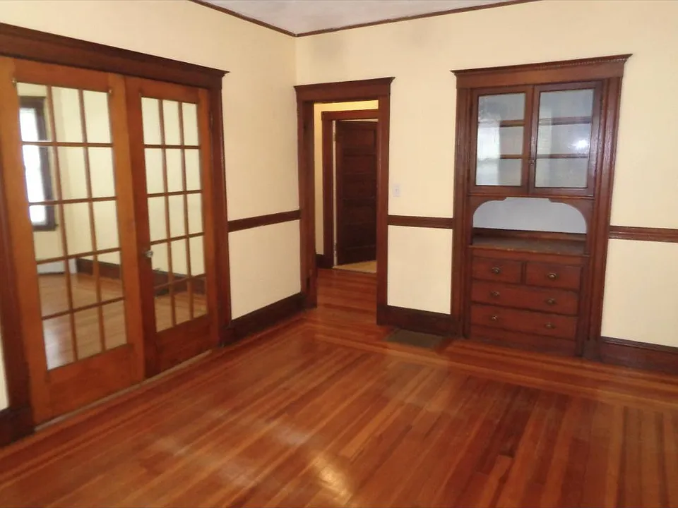 61 Grove St #3