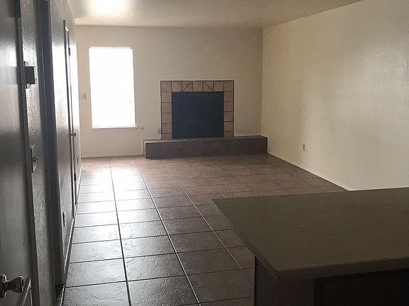 2nd image of 524 S Main Ave #524