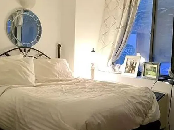 207 East 37th Street image 4 of 13