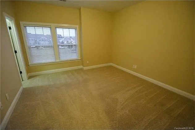 16434 Hawfield Woods Ln — Photo 23