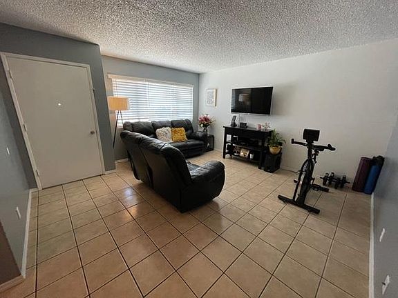 5th image of 169 Carnation Dr