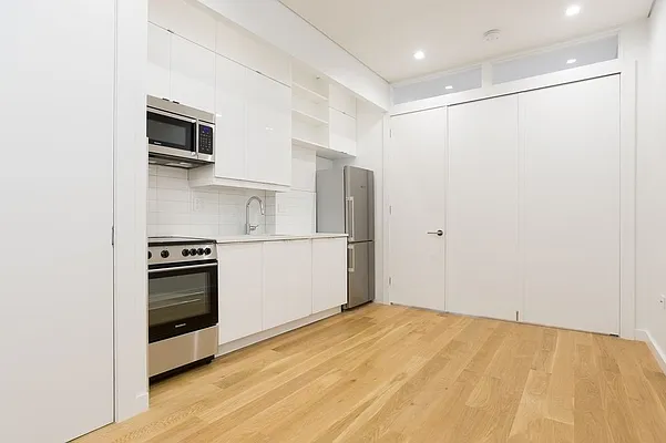 Rented by REAL New York | media 10