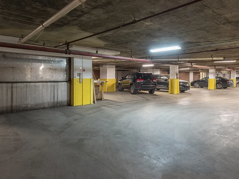 Dorchester — Photo 15