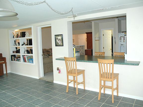 4th image of 409 Strey Ct