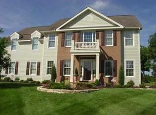 115 Ballymore Ct, Granville, OH 43023