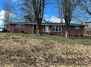 111 Robin Ln, Rossville, GA 30741