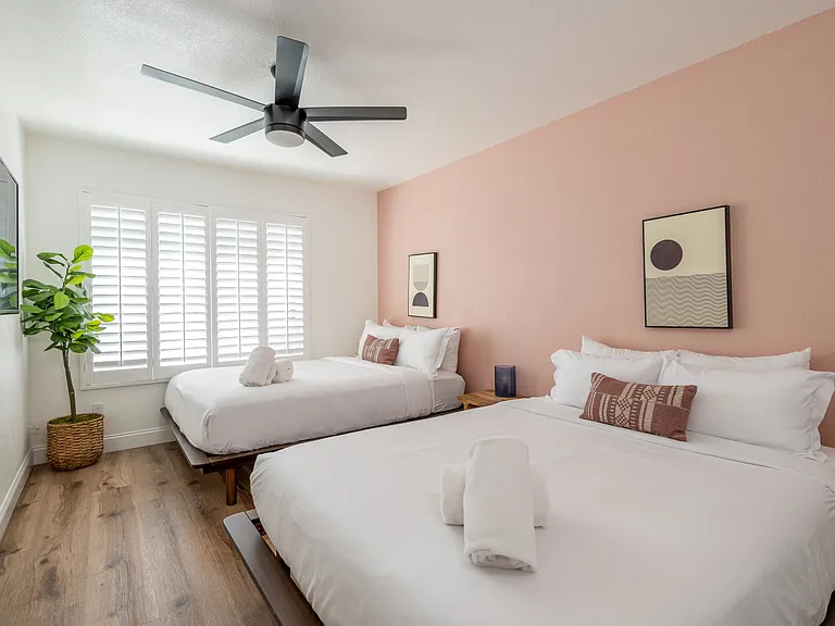 Crocus Pl — Photo 25
