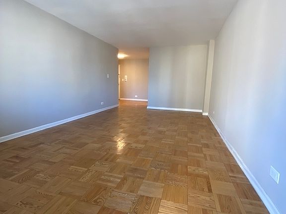 3rd image of 305 E 86th St #10ME
