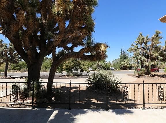 3rd image of 56573 Desert Gold Dr