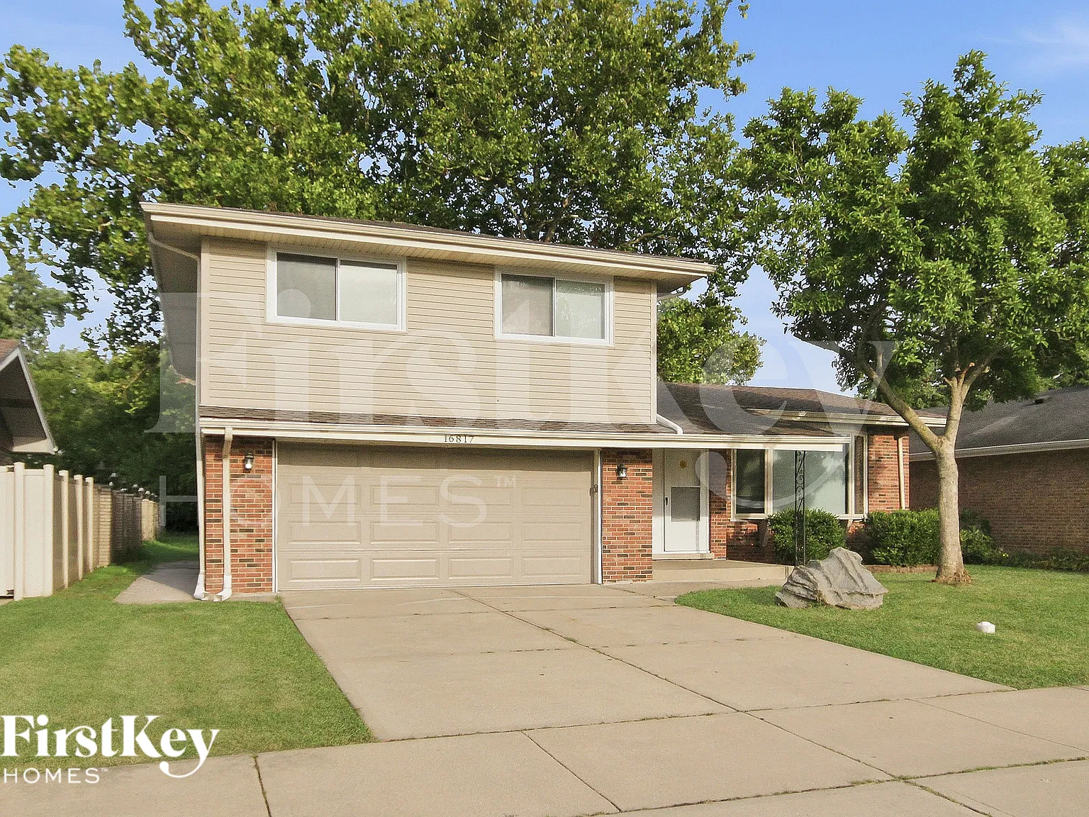 4 bed, 2.5 bath, 1707 sqft, $3,115 — Photo 2