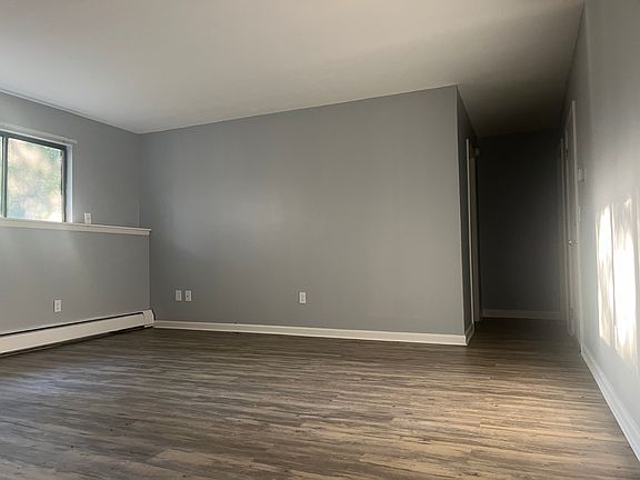2nd image of 341 Oakland St #4
