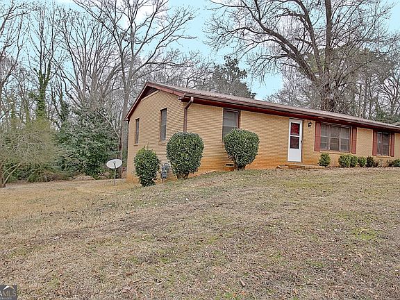 2nd image of 75 Camellia Dr