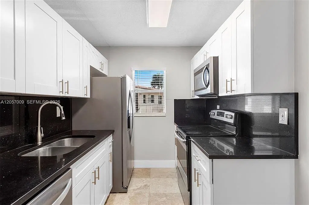 3242 Coral Ridge Dr — Photo 1