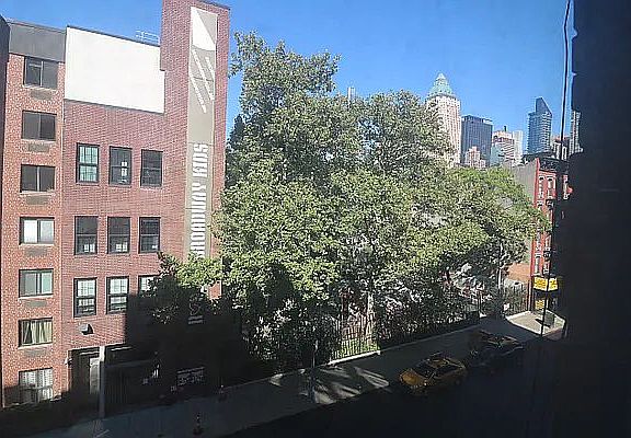 4th image of 442 W 45th St #4N