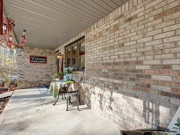 4th image of 1291 Lakeside Dr