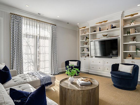 5th image of 1919 N Sheffield Ave #2