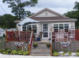 53 Ryder St, Buzzards Bay, MA 02532