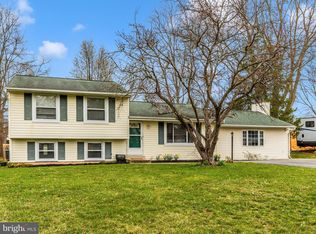 19005 Dowden Cir, Poolesville, MD 20837