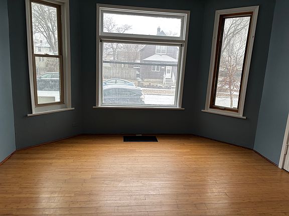 2nd image of 634 Fairview Ave N #634