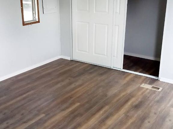 4th image of 1117 Fountainview N