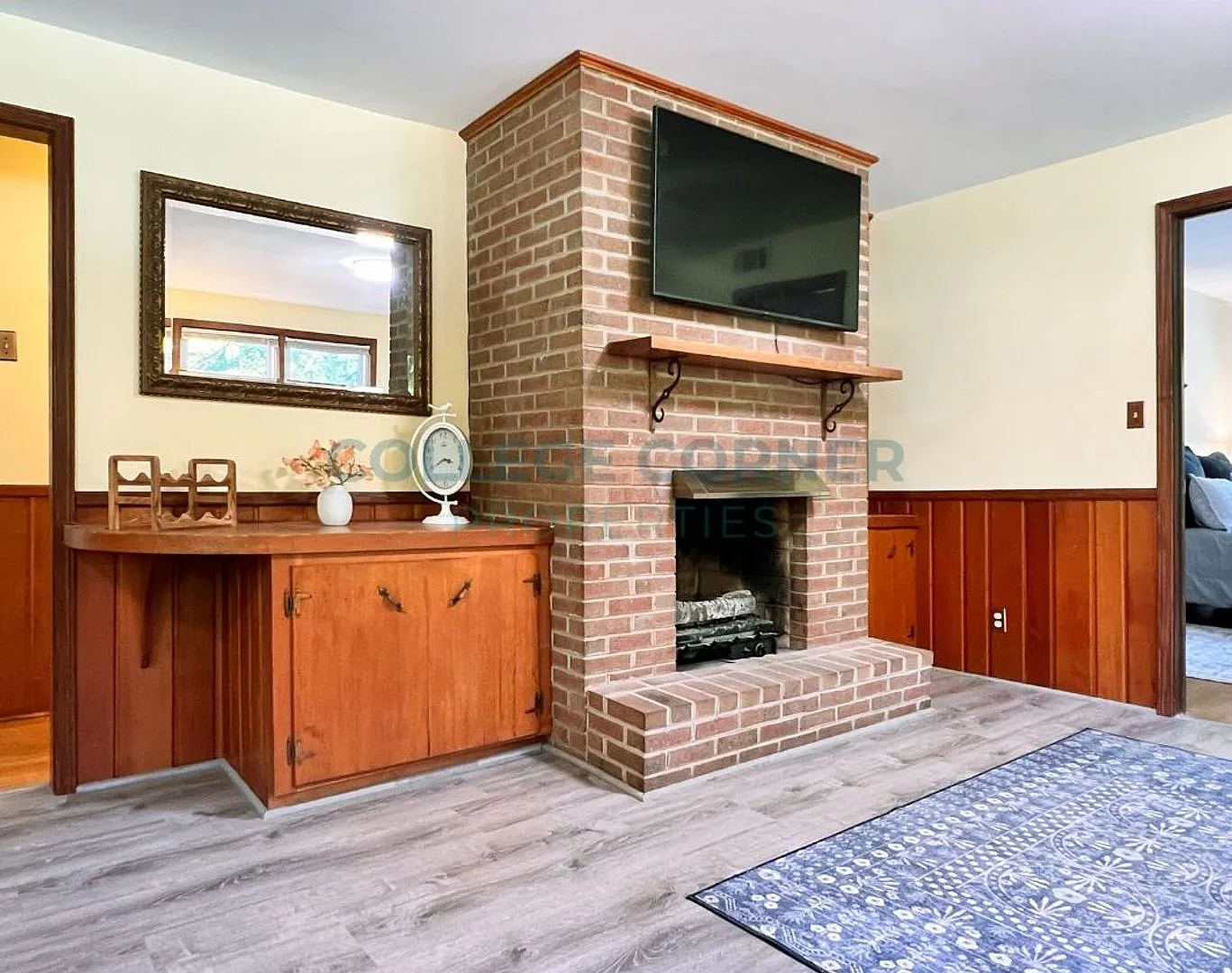146 Rosedale Circle - Available 6-1-2027 - 5-18-2028 (Priced By Room) Fully Furnished! — Photo 2
