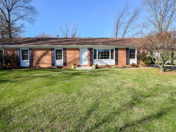 3565 Colony Ln, Roanoke, VA 24018