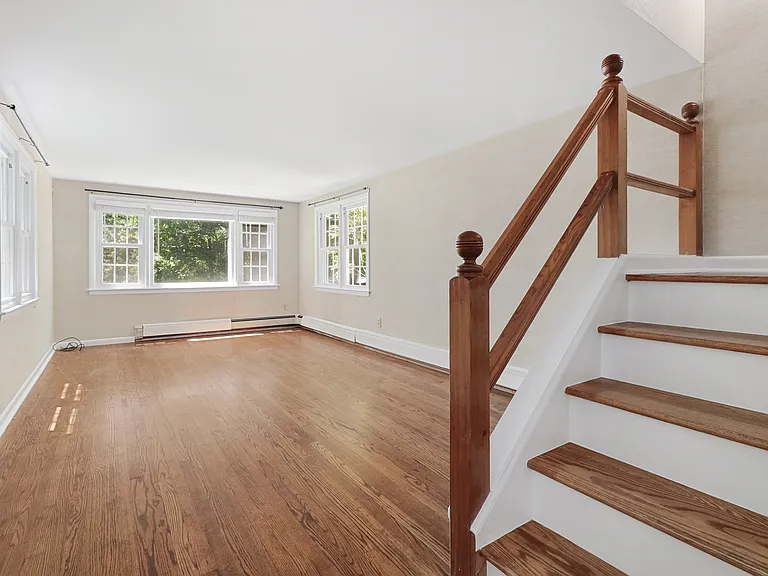 182 Weaver St — Photo 21