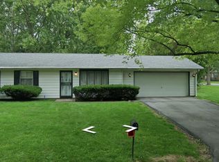 1402 Aztec Dr, Champaign, IL 61821