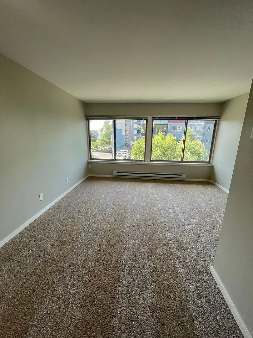 Mercer Crest Apartments — Photo 2