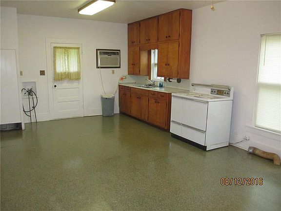 5th image of 107 W Valley St