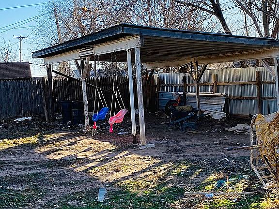 3rd image of 1607 Galveston St