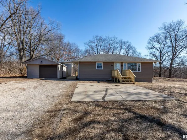 4320 NW Scenic Dr, Peoria, IL 61615