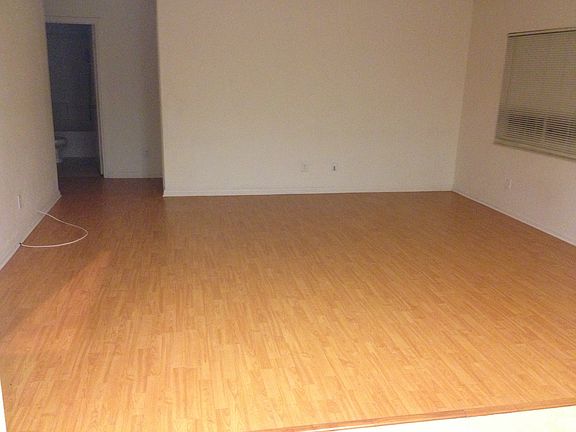 3rd image of 13066 Cerritos Ct