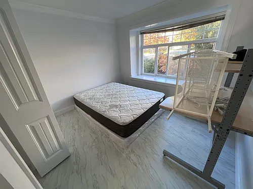 4446 Pender St #MAIN FLOOR Photo 1