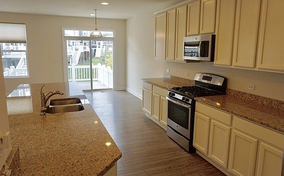 4th image of 3S637 Breme Dr W