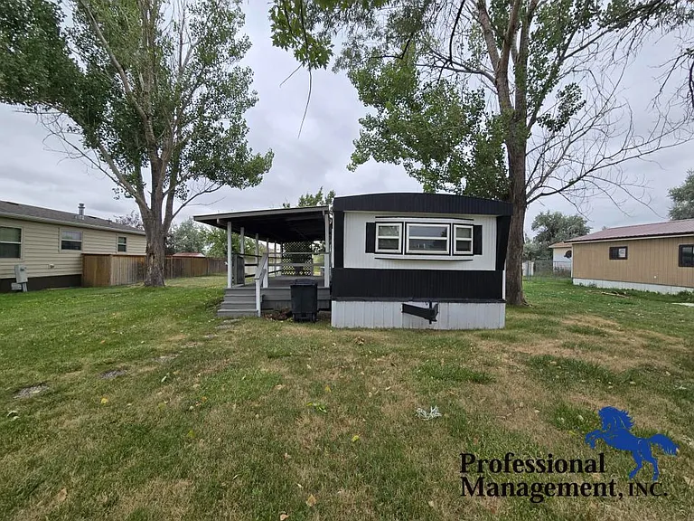 2108 E Maryland Ln — Photo 1