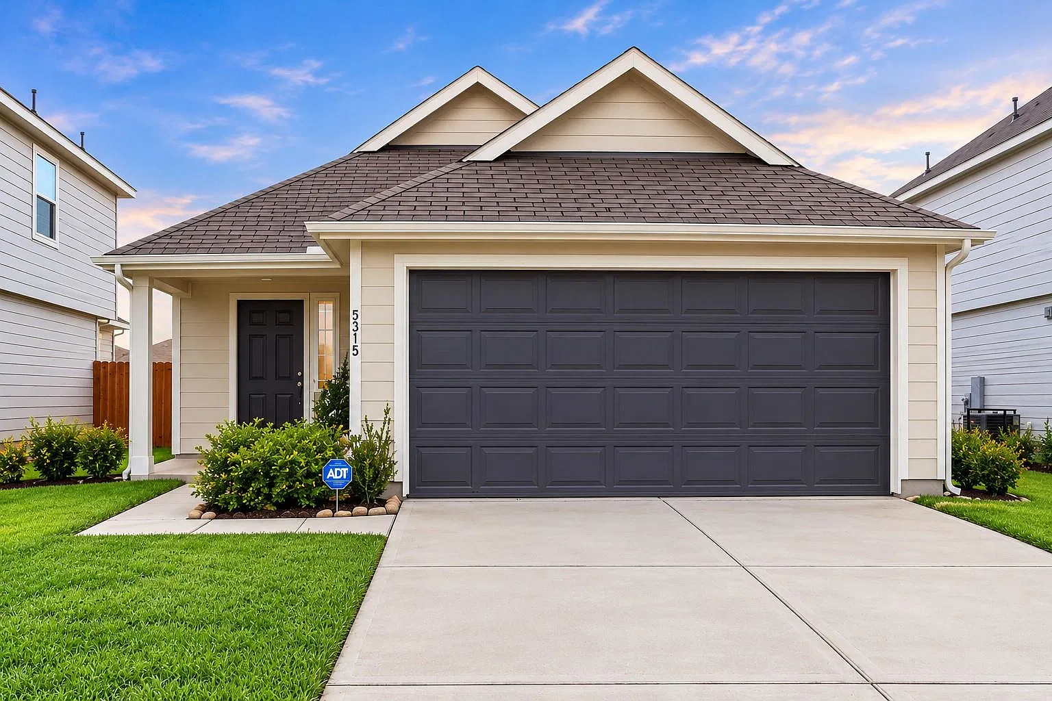 3 bed, 2.0 bath, 1354 sqft, $2,100 — Photo 1