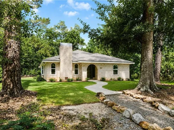 100 Live Oak St, Mandeville, LA 70448