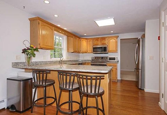 3rd image of 48 Arrowwood Dr