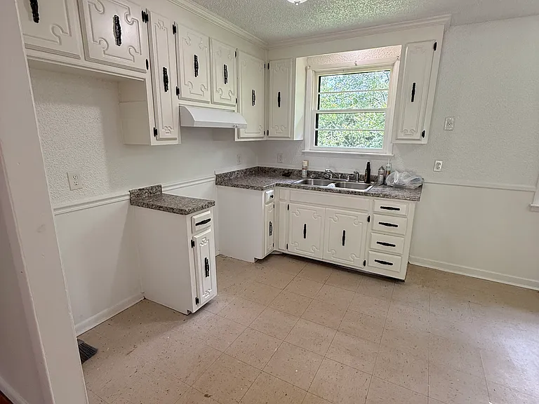 3412 Olsen Ln — Photo 5