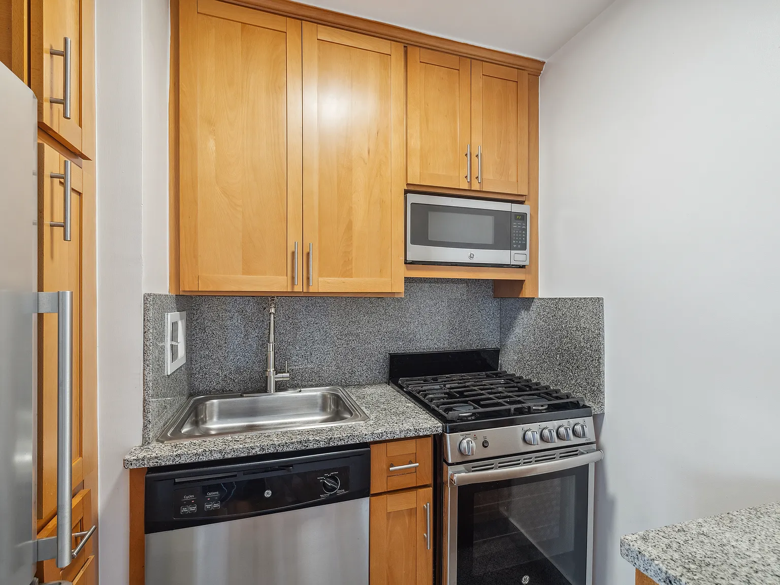 320 East 23rd Street — Photo 4