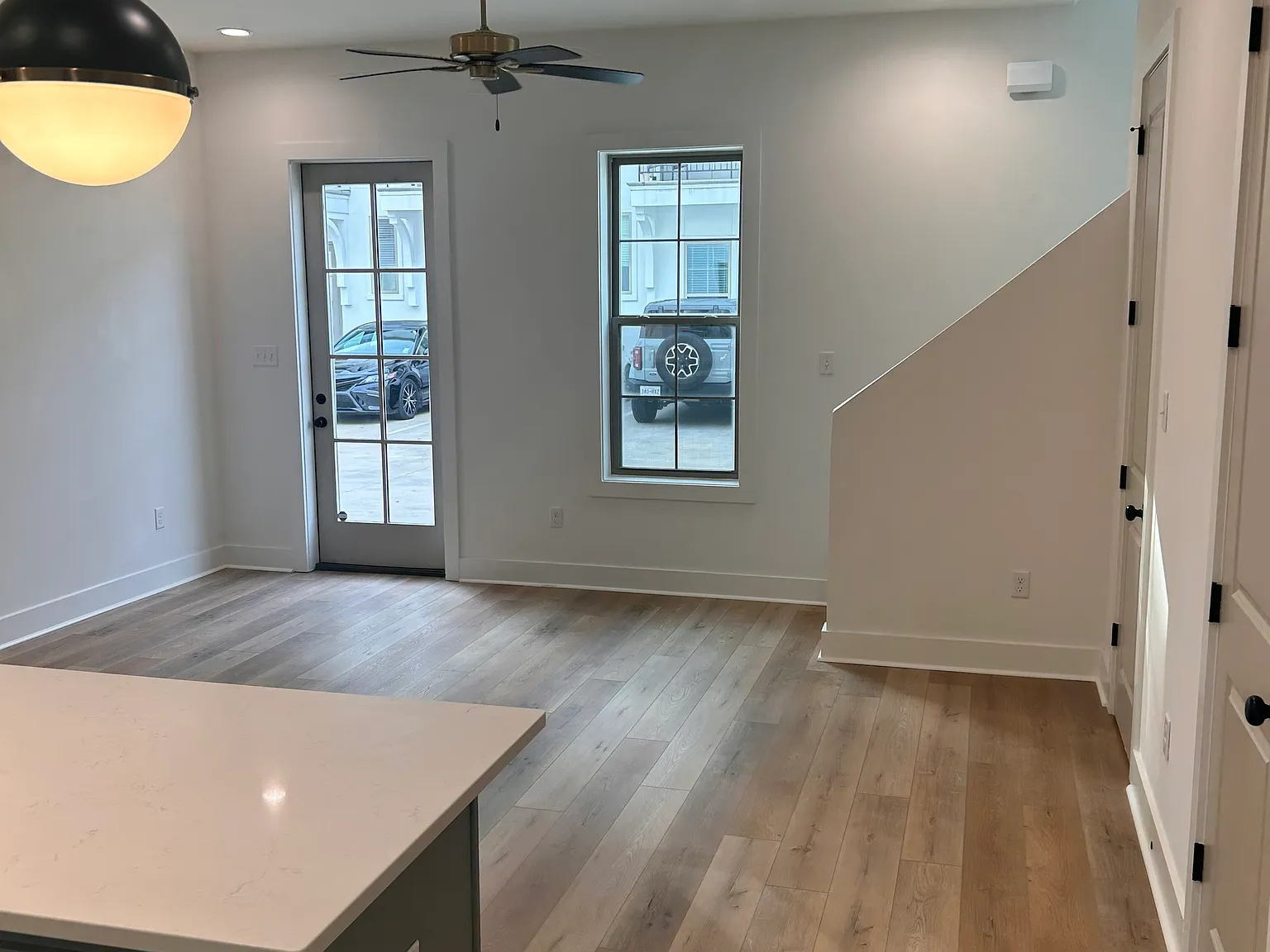 2 bed, 2.5 bath, 1200 sqft, $2,200 — Photo 3