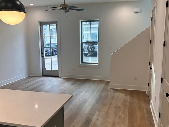 3rd image of 210 Steiner Oaks