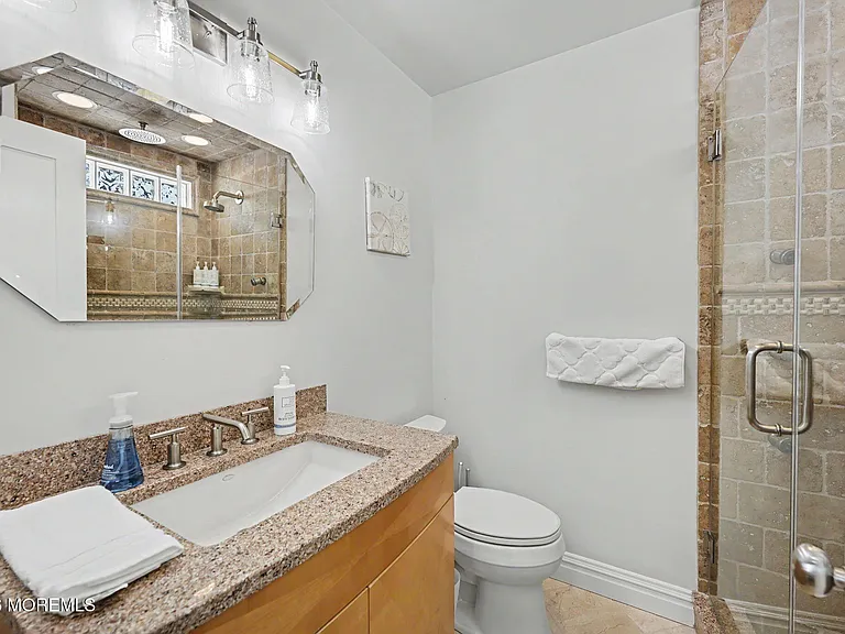 7 E Church St — Photo 15