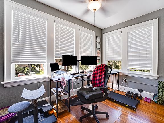 5th image of 2651 Dellwood Ave #2