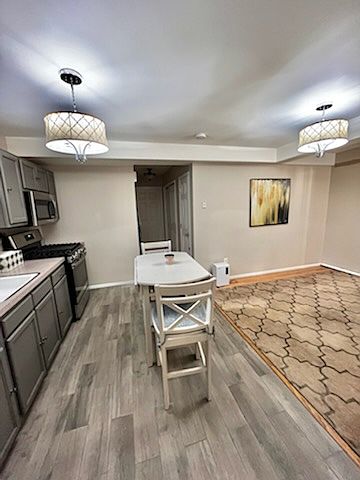 2nd image of 477 Vernon Ave #1