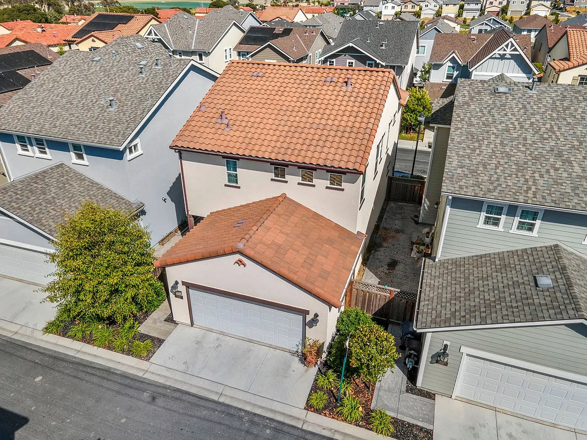 Building Photo - 19218 Coliseum Ln